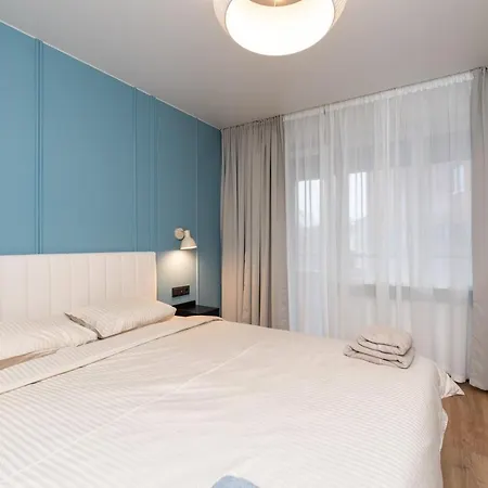 Apartment Two-story Urban Gem *